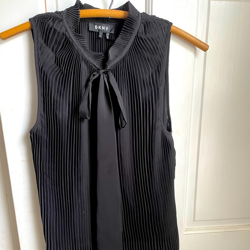 DKNY Size XL